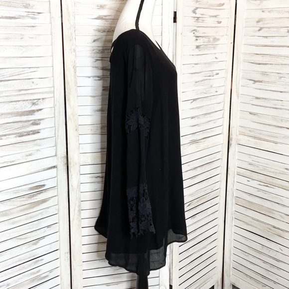 KORI | Boho Crochet Lace Bell Sleeve Shift - Picture 5 of 10